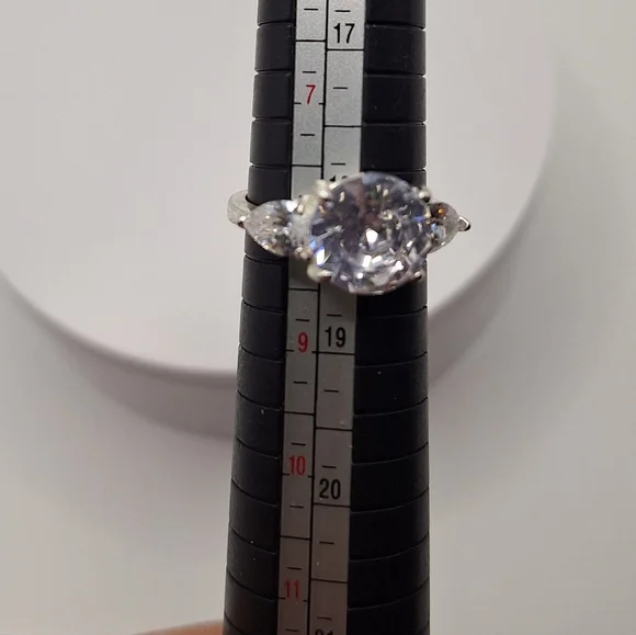 Classic Round Clear Crystal Three-Stone RingBridal StyleNew